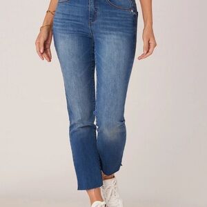 Democracy Women's Cropped Blue Jeans